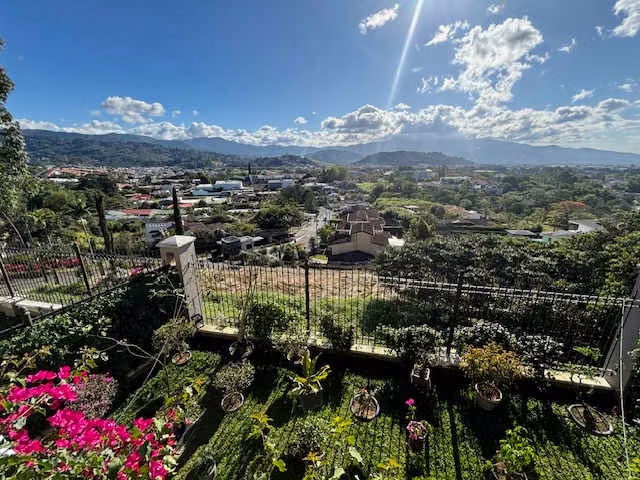 Venta de fina casa en Condominio, Curridabat, San José, 5637