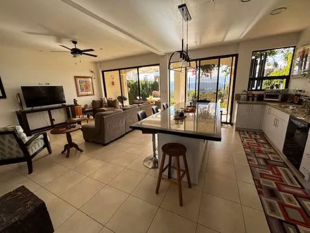 Venta de fina casa en Condominio, Curridabat, San José, 5637
