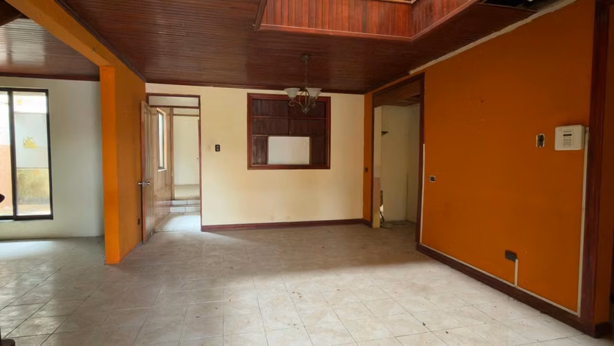 Casa en Turrialba, para remodelar - Imagen 4