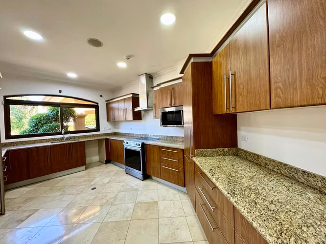 Se vende lujosa Casa de una planta en Monterán (MA). - Imagen 12
