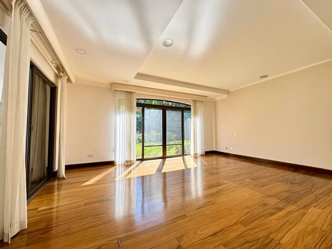Se vende lujosa Casa de una planta en Monterán (MA). - Imagen 9