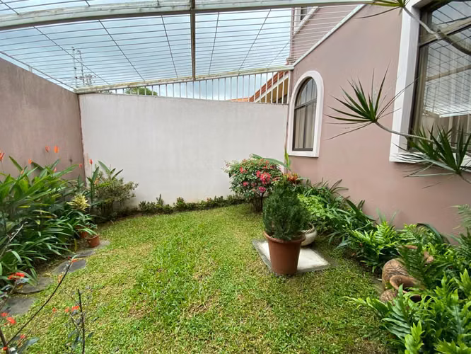 Venta de casa en Lomas de Ayarco Sur 5553