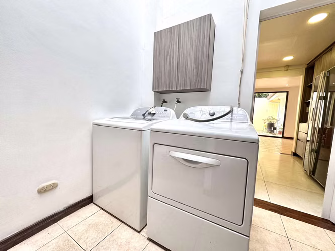Venta de casa en Guachipelin de Escazú (Inversión) - Imagen 16