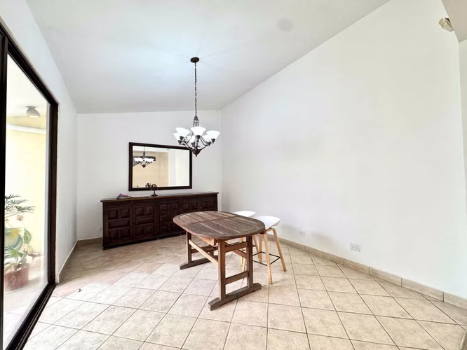 Venta de casa en Guachipelin de Escazú (Inversión) - Imagen 4