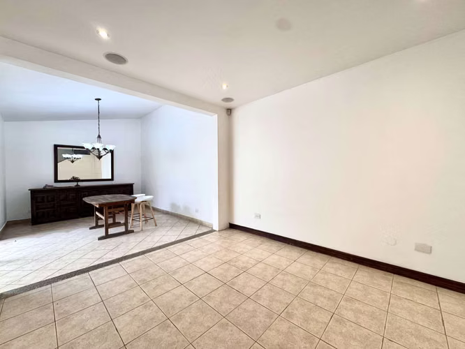 Venta de casa en Guachipelin de Escazú (Inversión) - Imagen 3