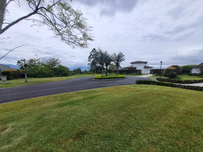 Venta de lote en Condominio Monterán, Concepcion de Tres Rios Curridabat - Imagen 2