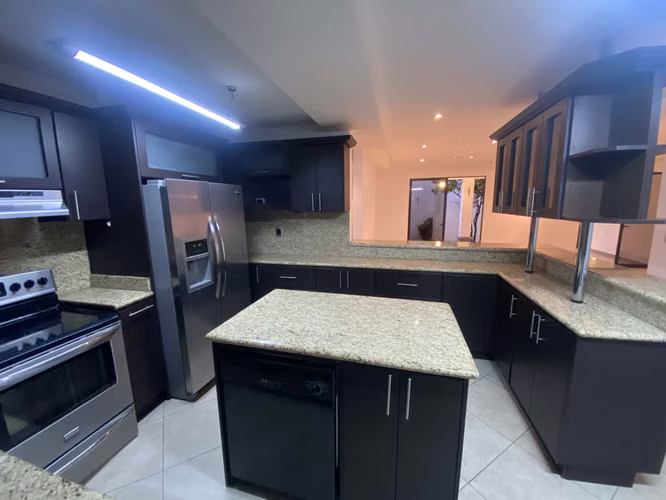 OFERTA CASA SANTA ANA CONDOMINIO