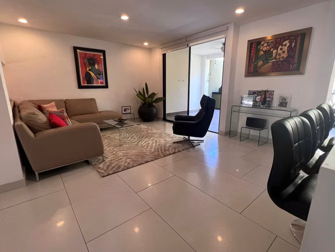 Nuevo en el mercado,Calidad y remodelada,condominio de lujo Almeria cuota baja - Imagen 6