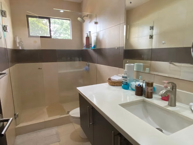 Nuevo en el mercado,Calidad y remodelada,condominio de lujo Almeria cuota baja - Imagen 14