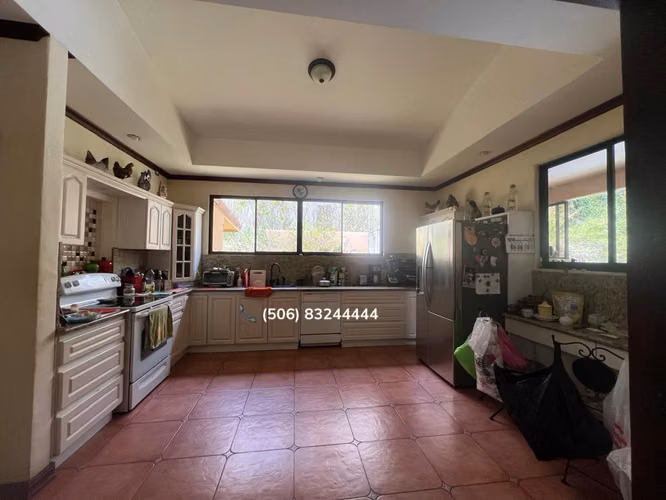 VENTA DE CASA EN ESCAZÚ