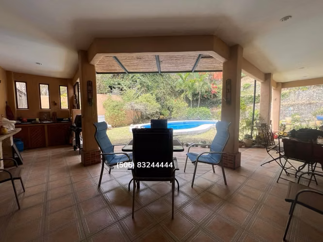 VENTA DE CASA EN ESCAZÚ