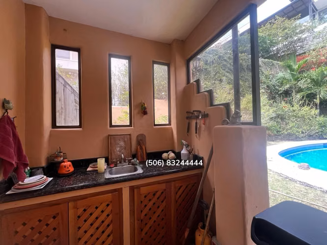 VENTA DE CASA EN ESCAZÚ