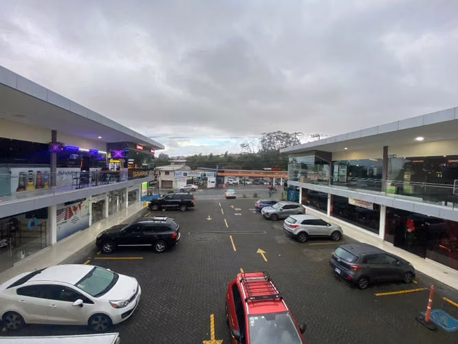 LOCAL EN CENTRO COMERCIAL - Imagen 2