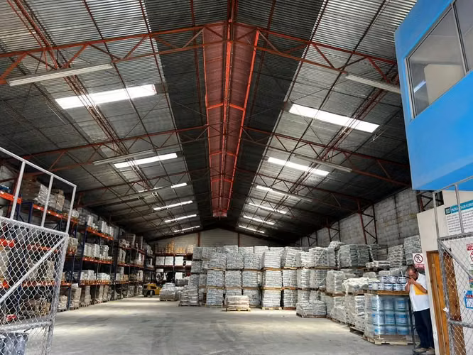 Venta de bodegas en Barrio Cuba