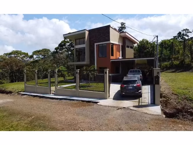 Exclusiva Casa en La Abundancia de San Carlos