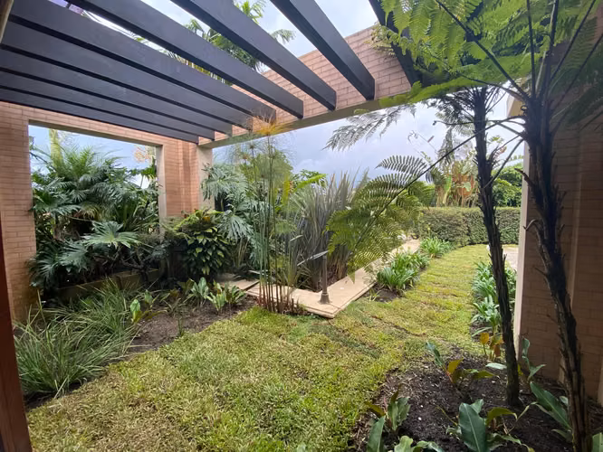 OFERTA!! Venta de casa en condominio Monterán, 3848
