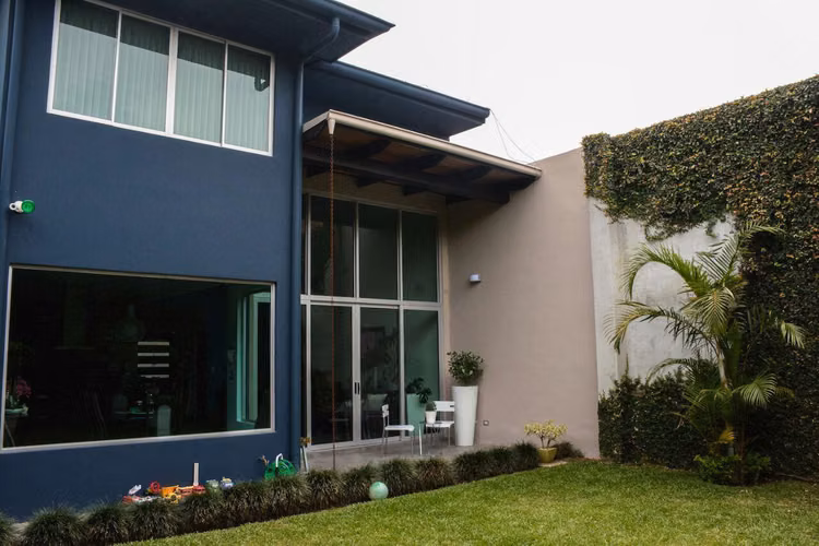 SE VENDE CASA DE DOS PISOS EN SANTO DOMIGO DE HEREDIA - Imagen 18