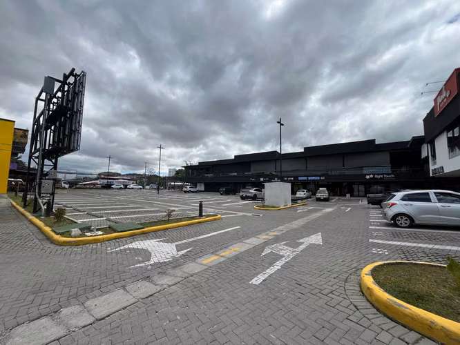 Alquiler de Local Comercial 2do Piso - Escazú ID5672