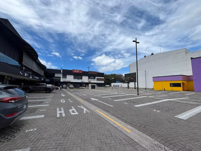 Alquiler de Local Comercial 2do Piso - Escazú ID5672