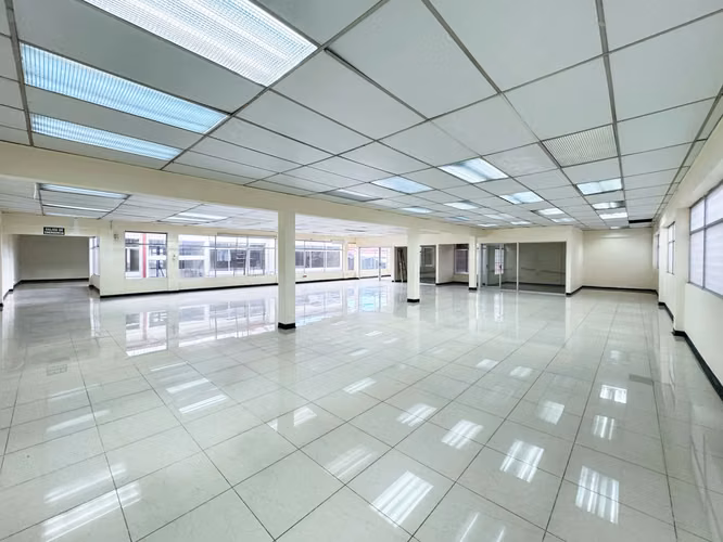 Se alquilan oficinas en Edificio Comercial en San José centro (AD). - Imagen 2