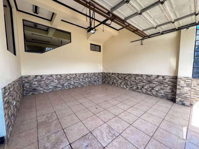Casa amplia en San Francisco de Heredia