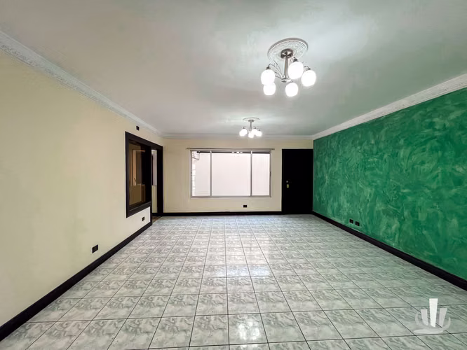 Casa amplia en San Francisco de Heredia