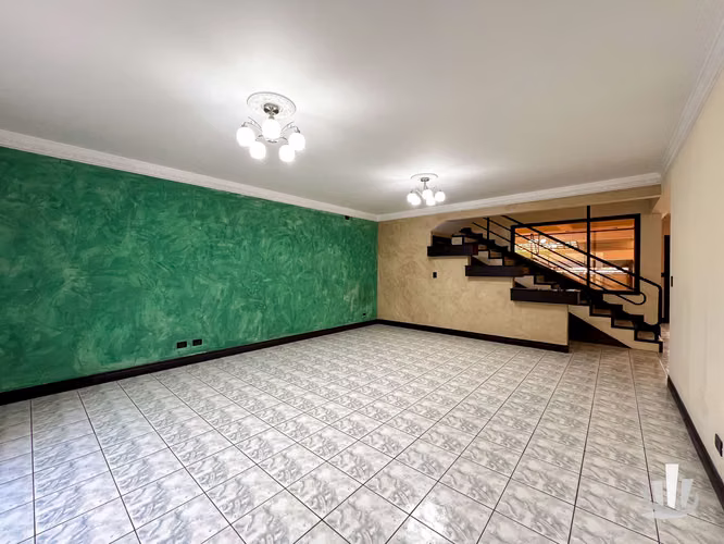 Casa amplia en San Francisco de Heredia