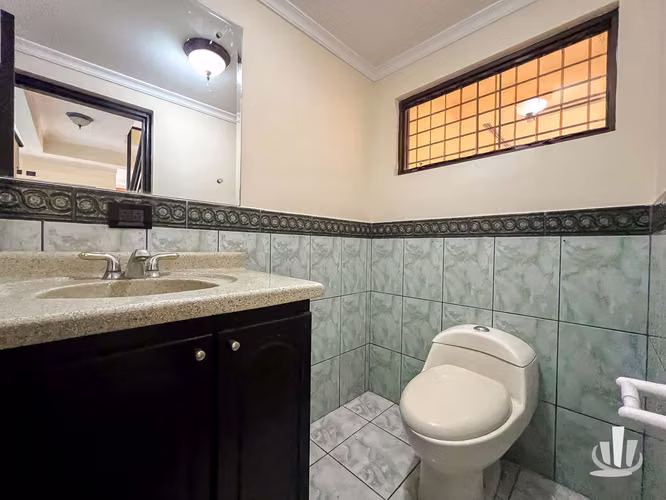 Casa amplia en San Francisco de Heredia