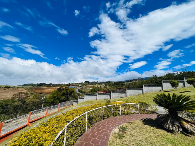 Venta de Casa en LLano Grande de Cartago con terreno amplio - Imagen 14