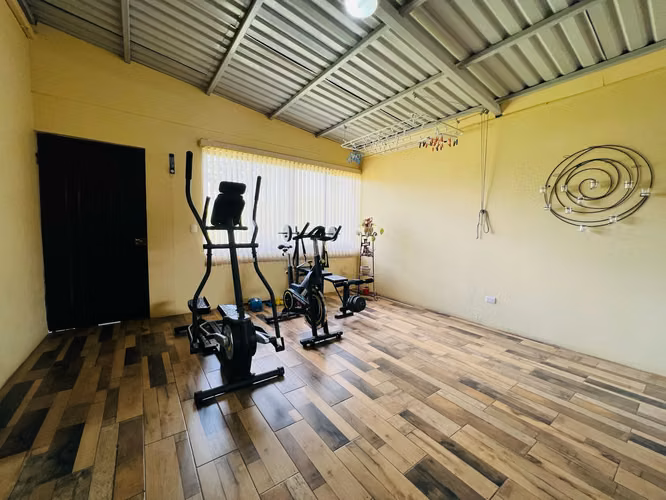 Venta de Casa en LLano Grande de Cartago con terreno amplio - Imagen 11