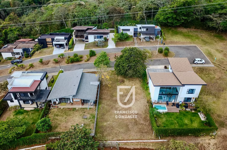 Naranjo,Lote semiplano Condominio cerca de Z.Franca Evolution Grecia