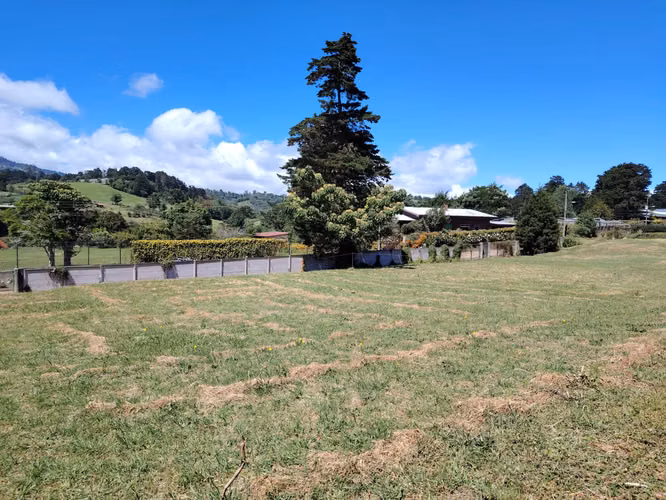 EN VENTA LOTE CON VISTAS PANORAMICAS  - COND.  EL RETIRO – FRAIJANES - Imagen 2