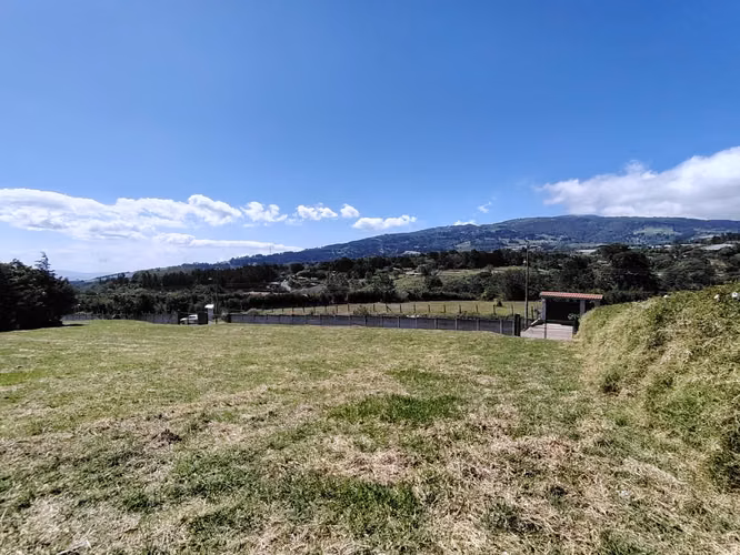 EN VENTA LOTE CON VISTAS PANORAMICAS  - COND.  EL RETIRO – FRAIJANES - Imagen 3