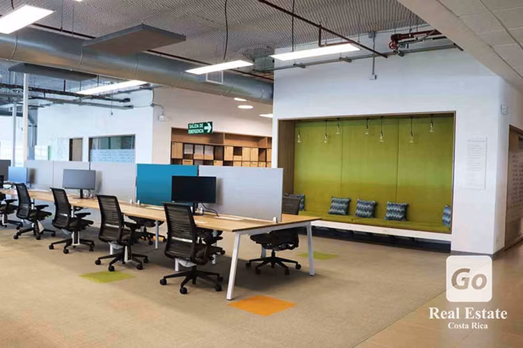 Alquiler de Locales para Oficina en Centro Corporativo El Tobogán ($20/m2)