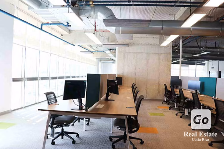 Alquiler de Locales para Oficina en Centro Corporativo El Tobogán ($20/m2)