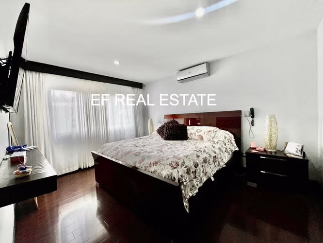 SANTA ANA ¡¡¡ CASA MODERNA 3HAB/ 3,5 BAÑOS UBICACION INMEJORABLE