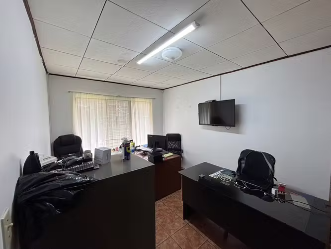 VENTA DE BODEGA Y CASA EN SAN JUAN DE TIBÁS, UBICACIÓN ESTRATÉGICA