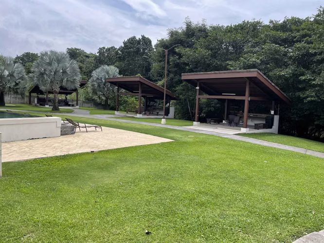 Lote en Venta en Grecia – Lote Plano y Esquinero en Condominio