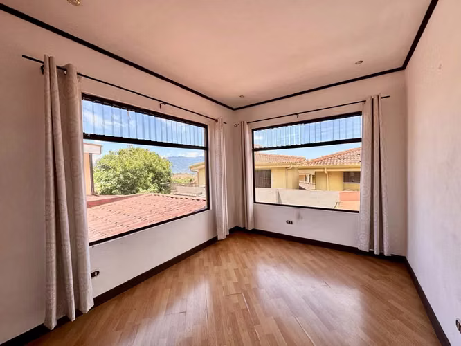 Se Alquila Hermosa Casa en Residencial exclusivo - Imagen 8