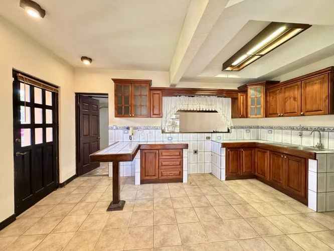 Se Alquila Hermosa Casa en Residencial exclusivo - Imagen 12