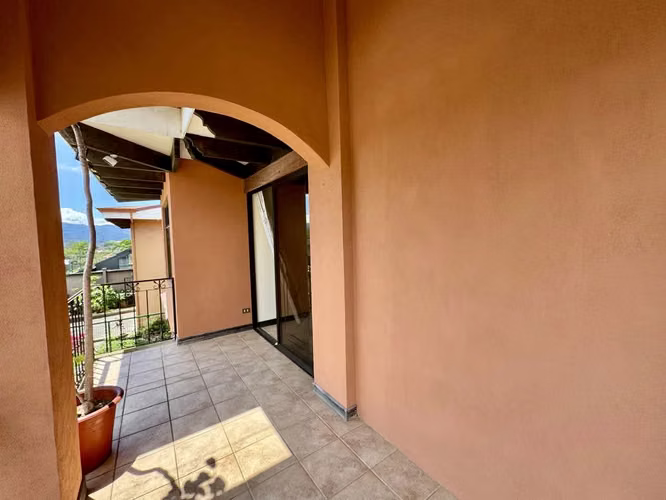 Se Alquila Hermosa Casa en Residencial exclusivo - Imagen 2