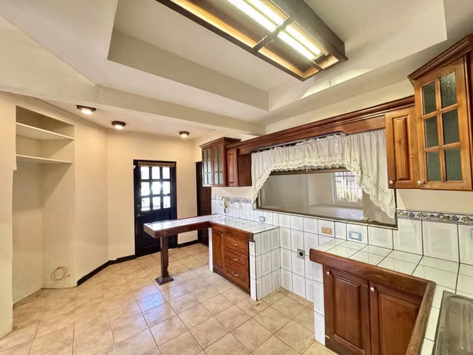 Se Alquila Hermosa Casa en Residencial exclusivo - Imagen 13