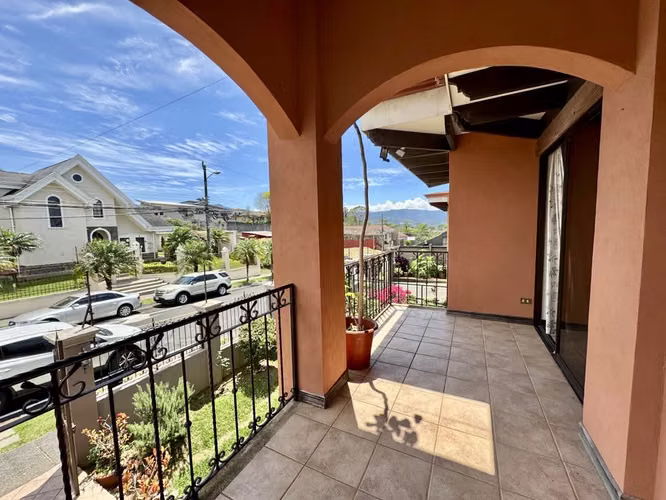 Se Alquila Hermosa Casa en Residencial exclusivo - Imagen 3