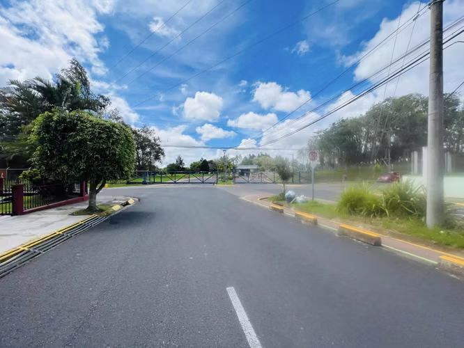 REBAJADA ¡ Venta de Propiedad en Cartago Uso Mixto Ingresando al TEC de Cartago Centro Medico o Odontologico - Imagen 19