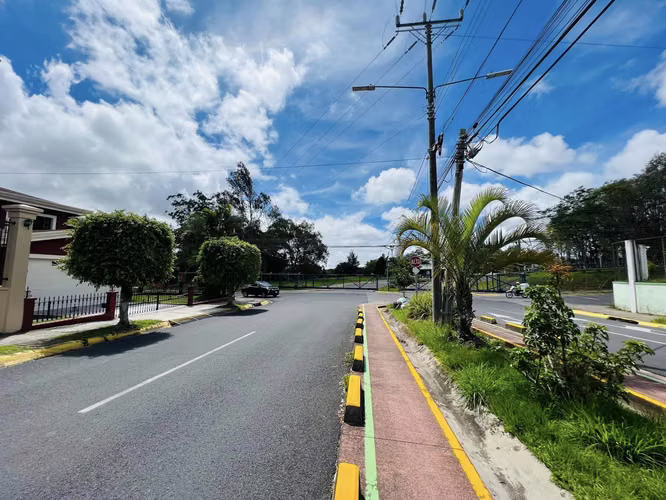 REBAJADA ¡ Venta de Propiedad en Cartago Uso Mixto Ingresando al TEC de Cartago Centro Medico o Odontologico - Imagen 18