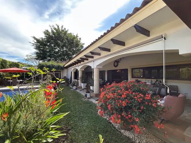 1 PLANTA - VENTA AMPLIA Y HERMOSA CASA EN CONDOMINIO - Imagen 3