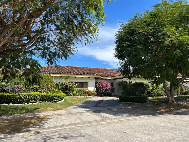 1 PLANTA - VENTA AMPLIA Y HERMOSA CASA EN CONDOMINIO - Imagen 2