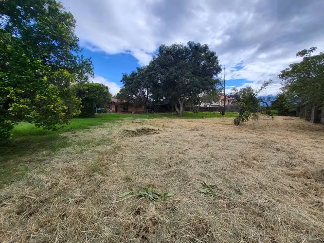 Vendo propiedad de 4625m2, uso mixto en Llorente de Flores, Heredia-EU