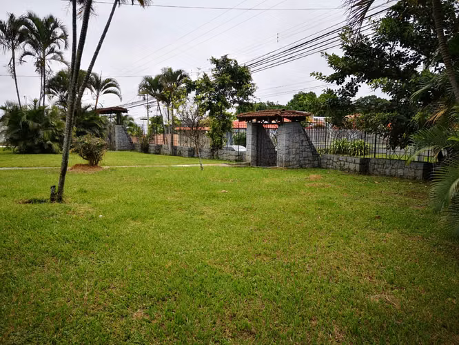 Vendo propiedad de 4625m2, uso mixto en Llorente de Flores, Heredia-EU