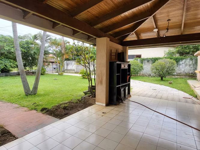 Vendo propiedad de 4625m2, uso mixto en Llorente de Flores, Heredia-EU